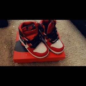 Toddler Jordan 1’s Size 6